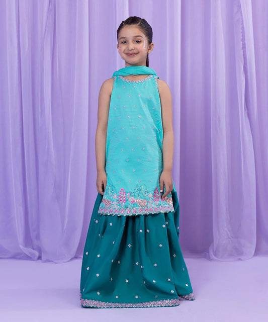 Turquoise Sleeveless Lenga